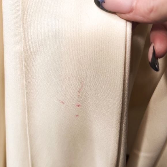 Gorgeous Alexander McQueen Cream Wool Dress Size 40, minor markings - Picture 2 of 6